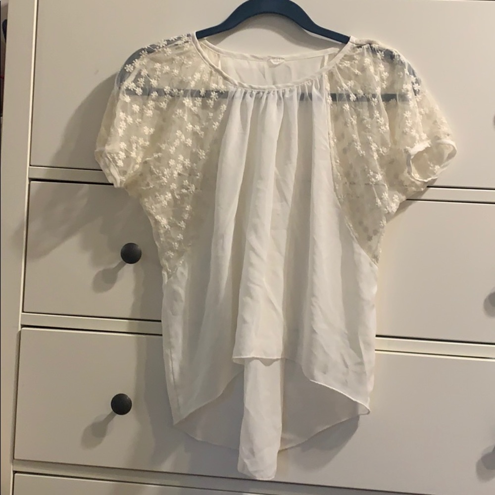 White lace sleeve blouse